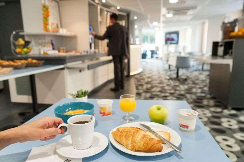 Brit Hotel Macon Centre Gare 레스토랑 사진